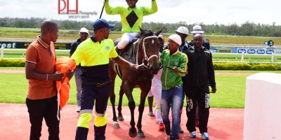 R1 Yvette Bremner M Mkhwambi Melandia Work Riders -Fairview 15-March-2019-1-PHP_0804