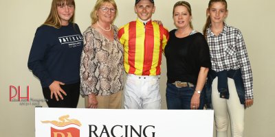 R4 Yvette Bremner Lyle Hewitson Maverick Girl-Fairview 15-March-2019-1-PHP_1027