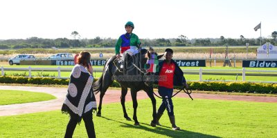 R5 DH Tara Laing Chase Maujean Captain Marooned - Gavin Smith Julius Mphanya Royal Fort- 24 May 2019-Fairview Racecourse-PHP_0647