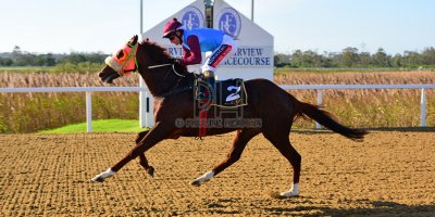 R5 Jacques Strydom Greg Cheyne Onesie- 17 May 2019-Fairview Racecourse-PHP_0129