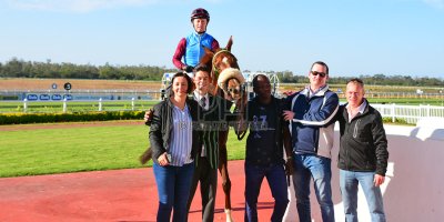 R5 Jacques Strydom Greg Cheyne Onesie- 17 May 2019-Fairview Racecourse-PHP_0144