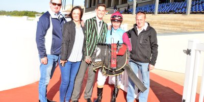 R5 Jacques Strydom Greg Cheyne Onesie- 17 May 2019-Fairview Racecourse-PHP_0165