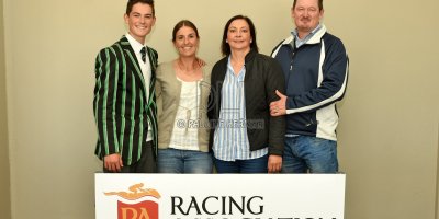 R5 Jacques Strydom Greg Cheyne Onesie- 17 May 2019-Fairview Racecourse-PHP_0172