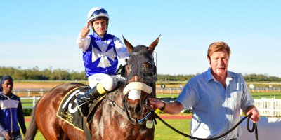 R7 Alan Greeff Teaque Gould Mega Scene- 10 May 2019-Fairview Racecourse-PHP_8667