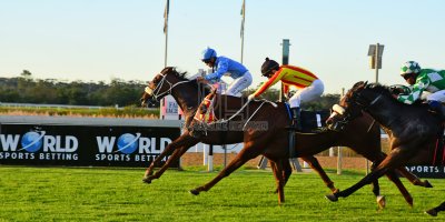 R9 Tara Laing Richard Fourie Fly Thought- 11 May 2019-Fairview Racecourse-PHP_9632