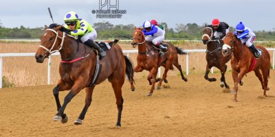 R5 Yvette Bremner Lyle Hewitson Flying Squadron- 12 July 2019-Fairview Racecourse-1-PHP_9956