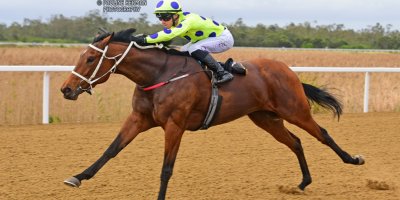 R5 Yvette Bremner Lyle Hewitson Flying Squadron- 12 July 2019-Fairview Racecourse-1-PHP_9958