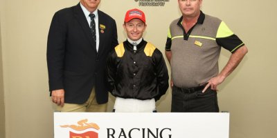 R5 Alan Greeff Greg Cheyne Silvery Heights-Fairview Racecourse-25 October 20191-PHP_4725