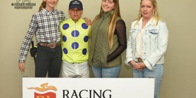 R6 Yvette Bremner Wayne Agrella Sir Frenchie-Fairview Racecourse-25 October 20191-PHP_4795