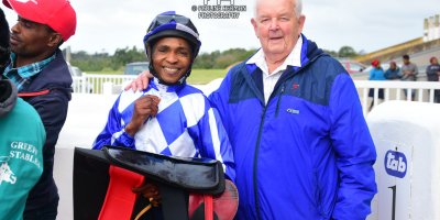R7 Alan Greeff Charles Ndlovu Stream of Kindness-Fairview Racecourse-4 October 20191-PHP_2554