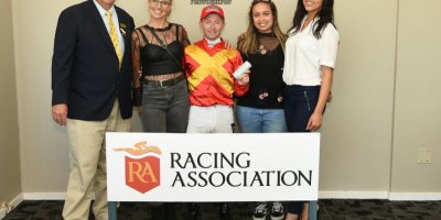 R5 Alan Greeff Greg Cheyne Voices of Light-Fairview Racecourse -13 December 2019-1-PHP_2703
