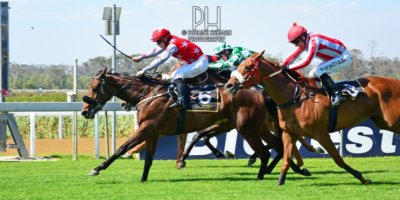 R5 Tara Laing Chase Maujean Red Herring-Fairview Racecourse -6 December 2019-1-PHP_2073