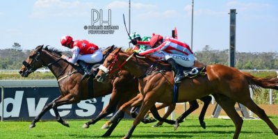 R5 Tara Laing Chase Maujean Red Herring-Fairview Racecourse -6 December 2019-1-PHP_2075