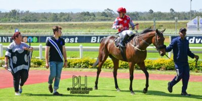 R5 Tara Laing Chase Maujean Red Herring-Fairview Racecourse -6 December 2019-1-PHP_2088